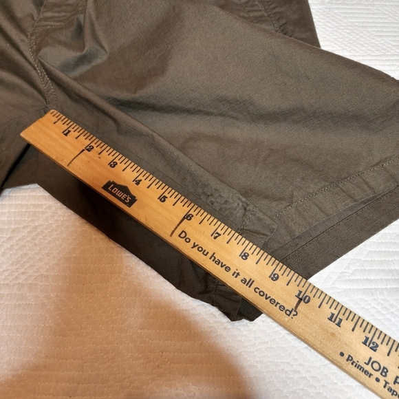 Mountain Hardwear shorts - Picture 10 of 11